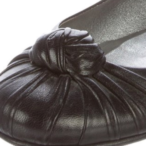 PRADA LEATHER ROUND TOE BALLET FLAT SIZE 7 WIDE - Picture 2 of 7